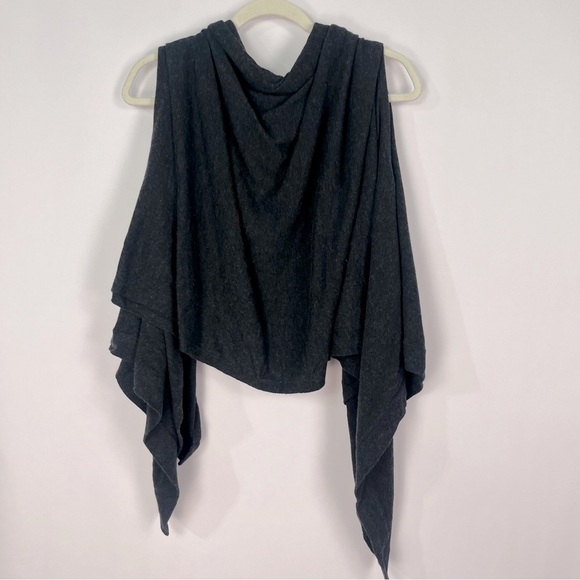 2/$30 Nordstrom One Size Grey Sweater Wrap Shawl Kimono - Picture 4 of 8